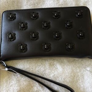 🕷️BETSEY JOHNSON ZIP AROUND SPIDER WRISTLET/WALLET🕷️NWT